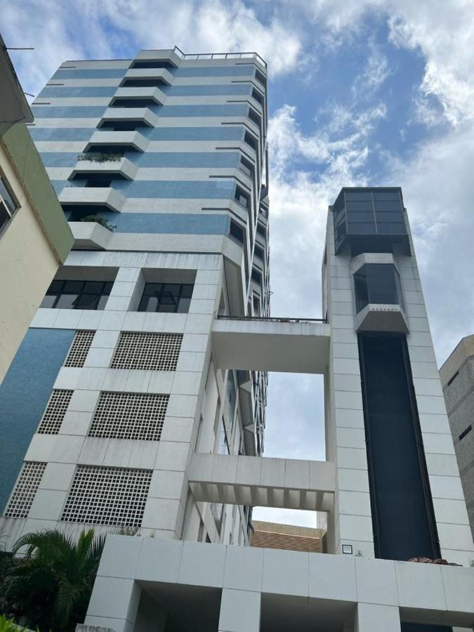 Excelente Localizacao Na Barra -Climatizado-Garagem Appartement Salvador Buitenkant foto